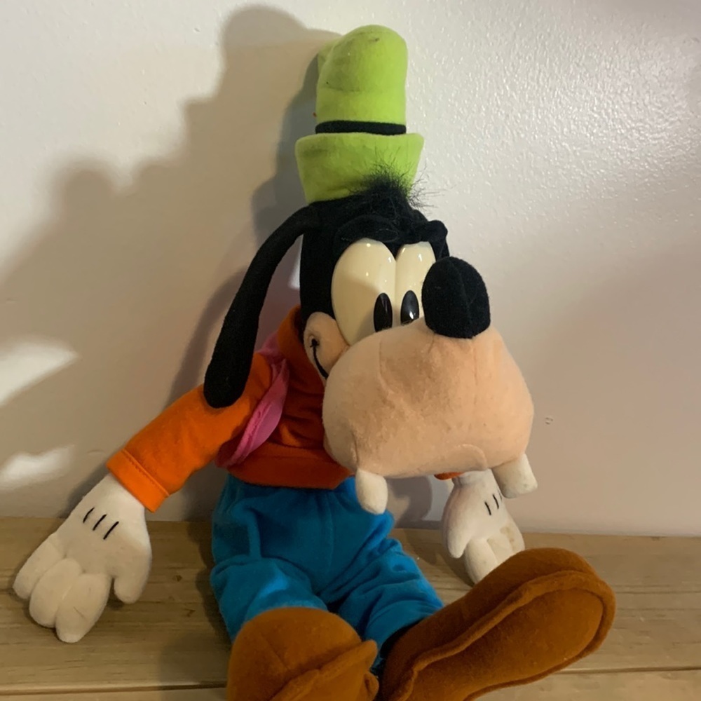 Disney Mickey Mouse club house Goofy plush